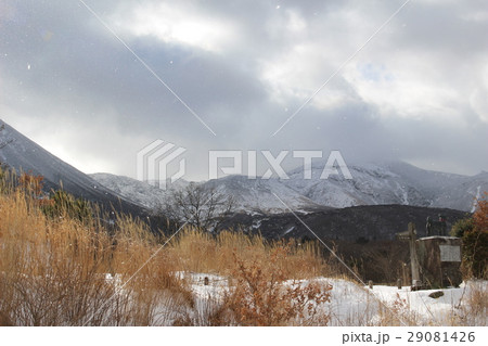 九重連山の雪景色 九重連山の雪景色 29081426