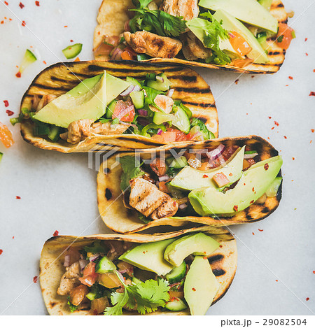 Healthy corn tortillas with grilled chicken fillet 29082504