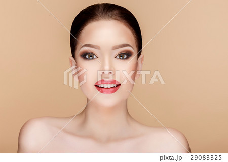 Beautiful Woman with Clean Fresh Skin 29083325