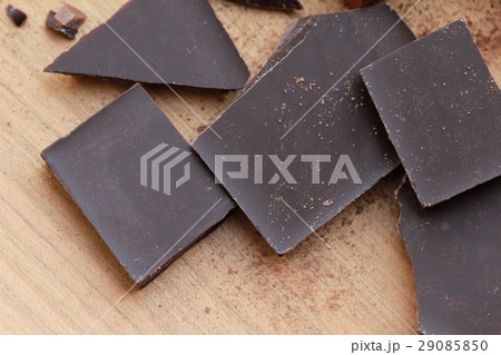 高カカオの割チョコレート　ビターチョコレートの板チョコ 29085850