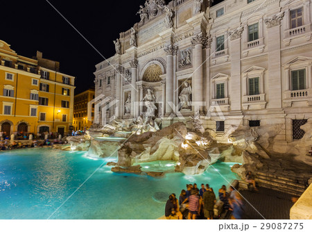 Fountain di Trevi in Rome Italy Fountain di Trevi in Rome Italy 29087275