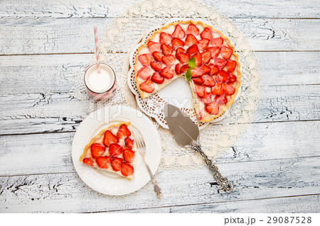 Homemade Strawberry cake Homemade Strawberry cake 29087528