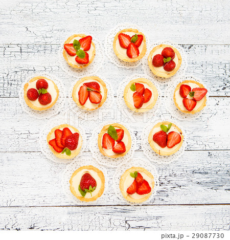 Homemade Strawberry cake Homemade Strawberry cake 29087730