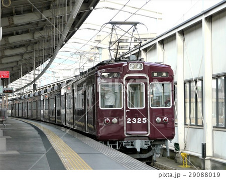 阪急電鉄 2300系 2325F 検査明け  29088019
