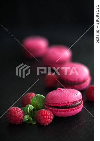macaroons with raspberries macaroons with raspberries 29092121