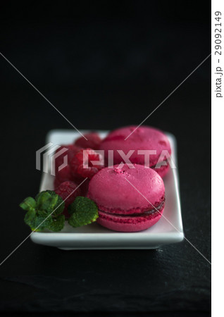 macaroons with raspberries macaroons with raspberries 29092149