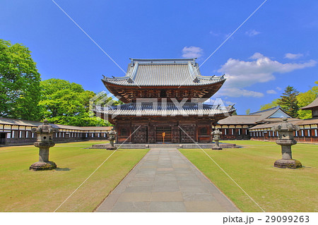 新緑の瑞龍寺仏殿 29099263