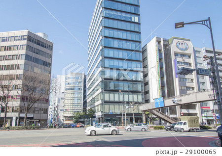 青山通りにある宮益坂上交差点 東京都渋谷区 の写真素材