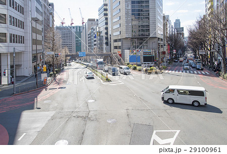 青山通りにある宮益坂上交差点 東京都渋谷区 の写真素材