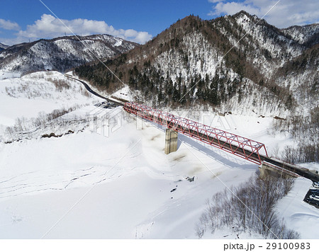 冬のさっぽろ湖(空撮) 冬のさっぽろ湖(空撮) 29100983