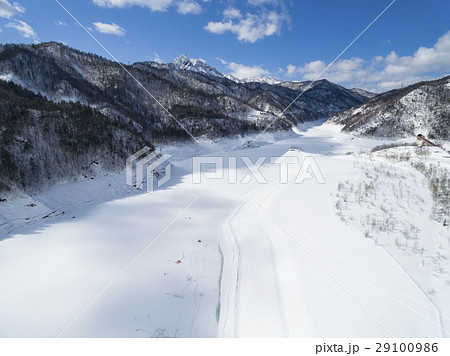 冬のさっぽろ湖 空撮(ワカサギ釣り) 冬のさっぽろ湖 空撮(ワカサギ釣り) 29100986