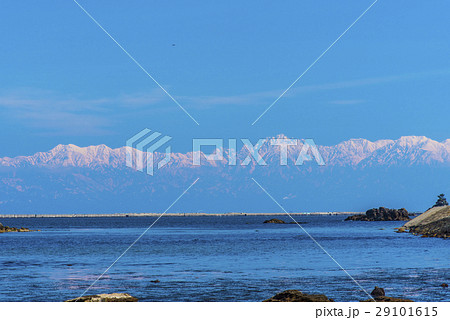 雨晴海岸と立山連峰 雨晴海岸と立山連峰 29101615