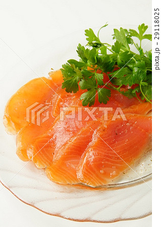 サーモンカルパッチョ 29118025