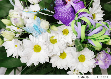 White camomiles, wedding decoration 29123361