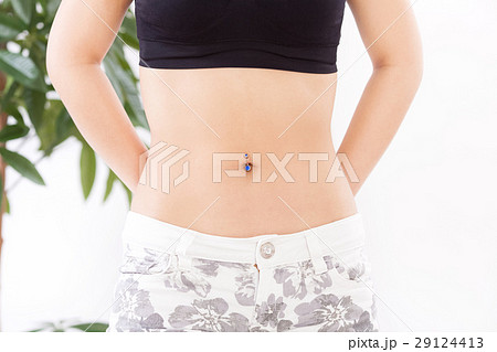 腹部が気になる女性 腹部が気になる女性 29124413