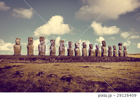 Moais statues, ahu Tongariki, easter island 29126409