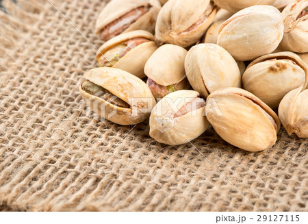 Pistachio nuts 29127115