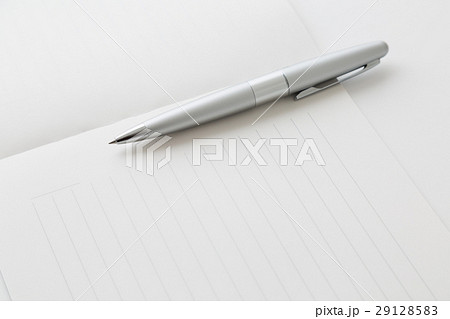 便箋とボールペン 29128583