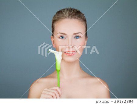 Natural Beauty. Healthy Woman 29132894