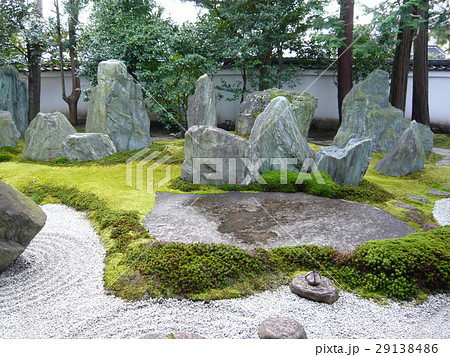 枯山水　和風庭園　日本庭園　白砂　侘び寂び 29138486