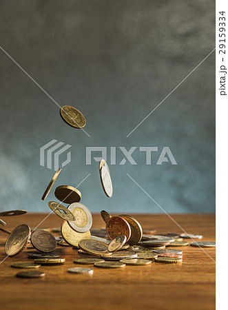 The silver and golden coins and falling coins on 29159334
