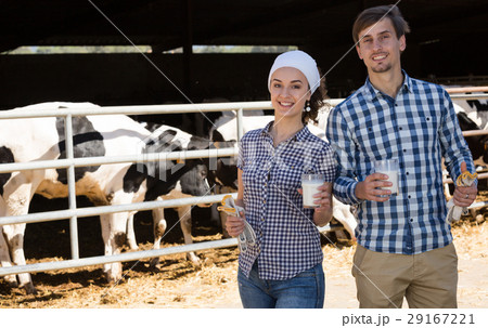man and woman smiling with milk 29167221