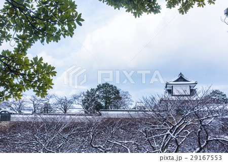 雪の金沢城公園石川門と石川櫓 29167553