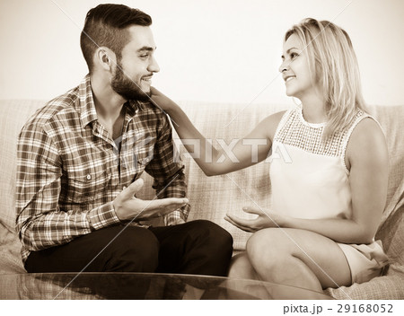 Couple talking at home 29168052