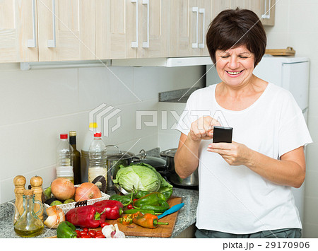 senior woman looking phone senior woman looking phone 29170906