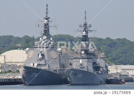 護衛艦きりしまと護衛艦はるさめ 29175669