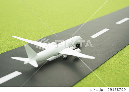 ミニチュアの飛行機 29178799