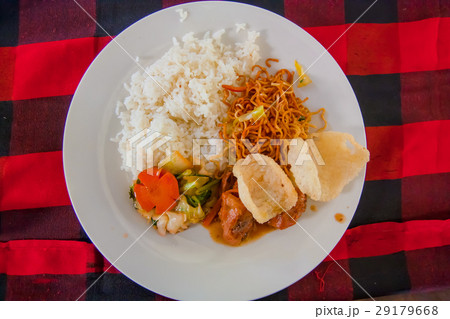 バリ島での食事 29179668