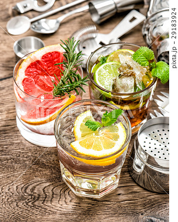 Cocktails with fruits ice Alcoholic Cocktails with fruits ice Alcoholic 29183924