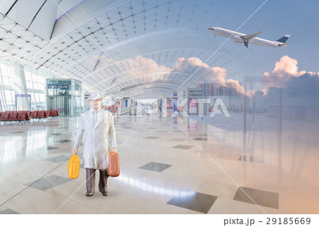 Miniature businessman in airport Miniature businessman in airport 29185669