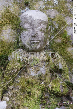 信州の文化財　名工　守屋貞治の石仏　延命地蔵大菩薩像　半身正面縦（長野県木曽町福島興禅寺） 29186570