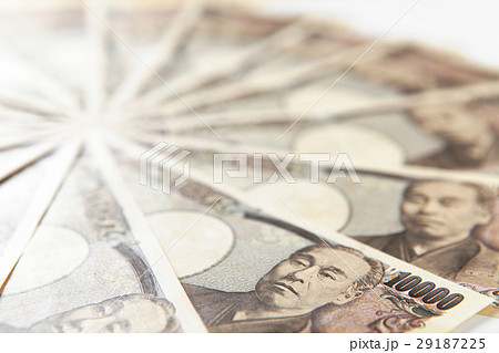 広げた一万円札 円形 日本円 広げた一万円札 円形 日本円 29187225