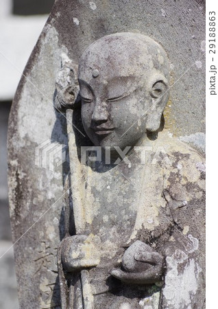 信州の文化財　名工　守屋貞治の石仏　延命地蔵菩薩像　半身左俯瞰（長野県木曽町福島長福寺） 29188863
