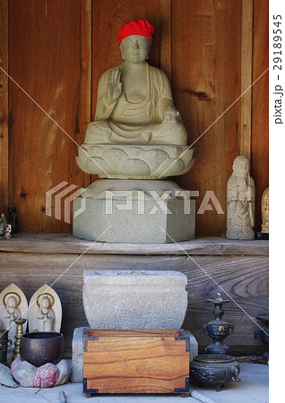 信州の文化財 名工 守屋貞治の石仏 延命地蔵菩薩像 縦頭巾付(長野県塩尻市奈良井長泉寺) 信州の文化財 名工 守屋貞治の石仏 延命地蔵菩薩像 縦頭巾付(長野県塩尻市奈良井長泉寺) 29189545