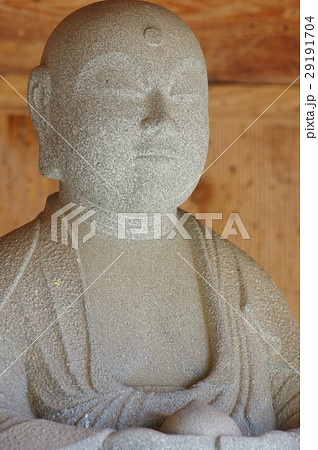 信州の文化財　守屋貞治の弟子　渋谷藤兵衛の石仏　地蔵尊座像　半身右俯瞰（飯島町西岸寺） 29191704