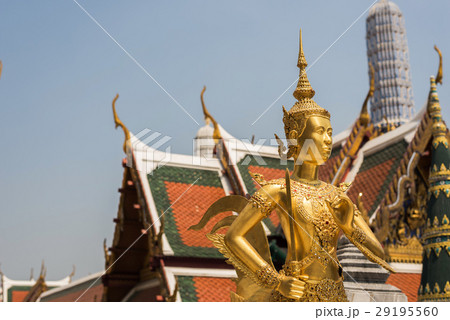 statues at grand palace 29195560