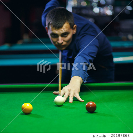 Ball and Snooker Player 29197868