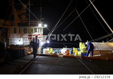 賀露港 カニ漁 漁船の写真素材