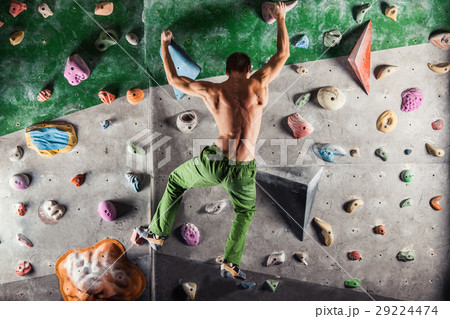 man exercise bouldering and climbing indoor 29224474