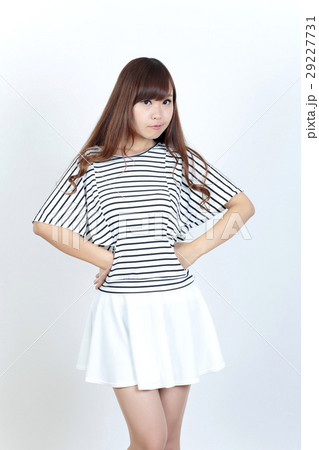 若い女性 ファッション ポートレート 若い女性 ファッション ポートレート 29227731