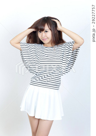 若い女性　ファッション ポートレート 29227757