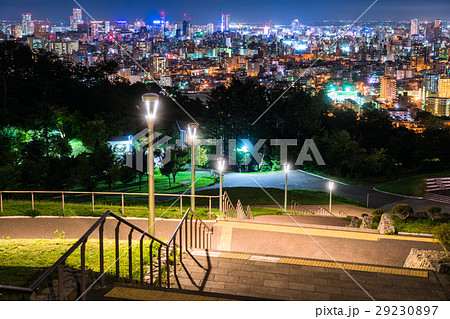 【北海道】札幌・旭山記念公園の夜景 【北海道】札幌・旭山記念公園の夜景 29230897