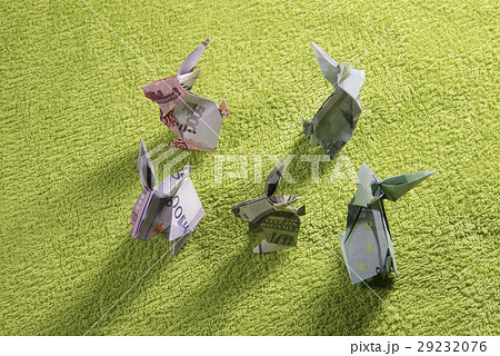 origami hare from banknotes 29232076
