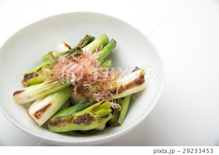 grilled green onion 29233453