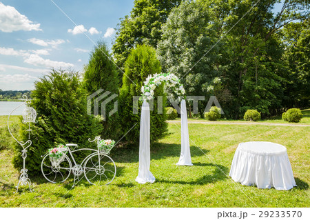 Decorated Romantic Wedding place 29233570