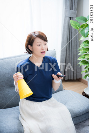 スポーツ観戦 女性 スポーツ観戦 女性 29235351